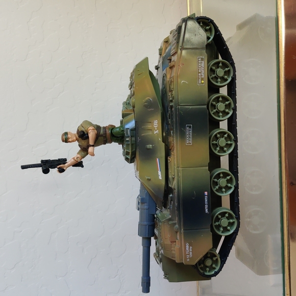 1998 GI Joe Tank w/ 1994 GI Joe - Picture 2 of 9